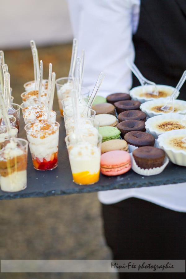 cocktail déjeunatoire présenté sur un plateau